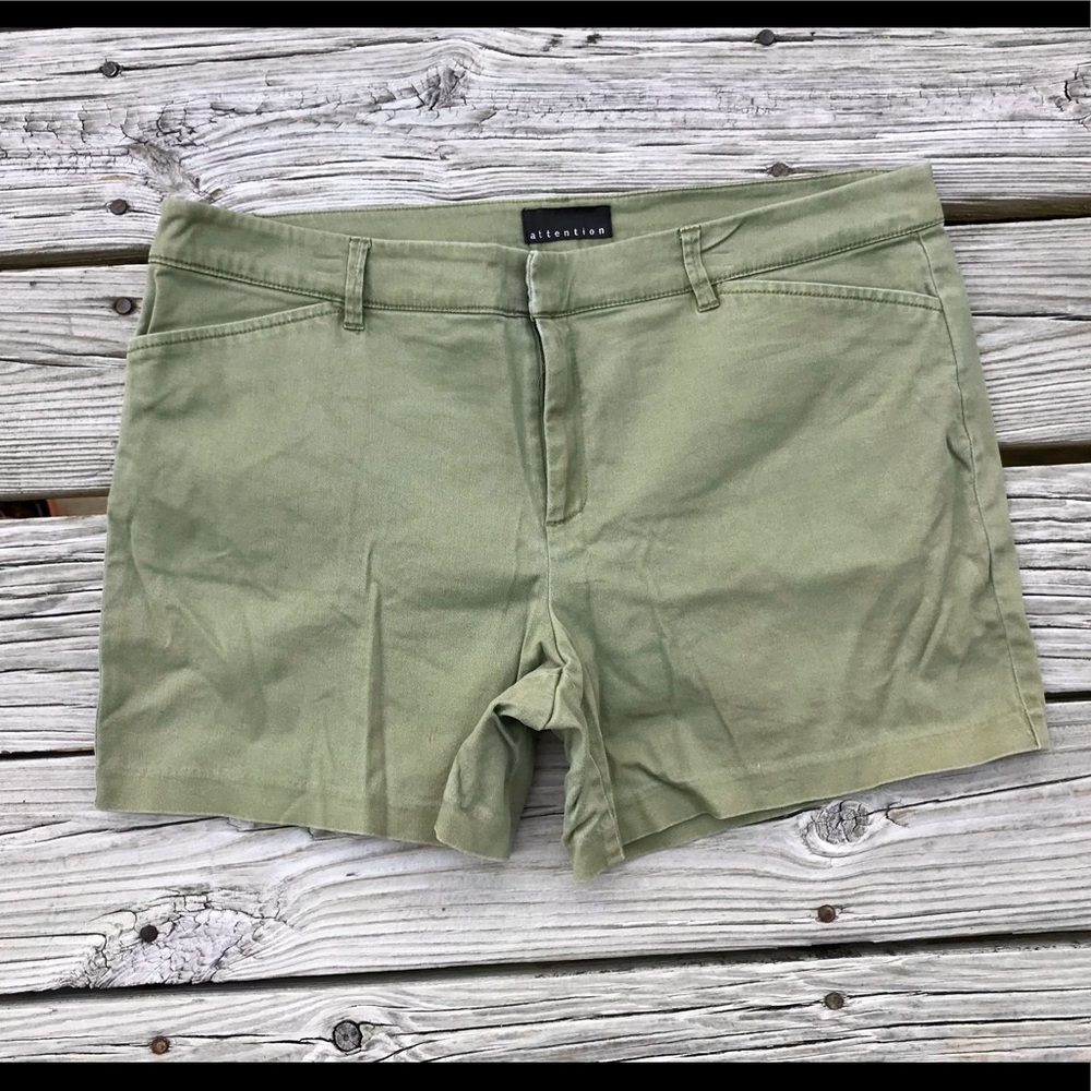 Ladies 14 ATTENTION Olive Army Green Stretch Canvas Chino Shorts